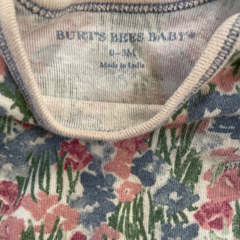 Assorted Newborn clothes - Picture 6 of 11